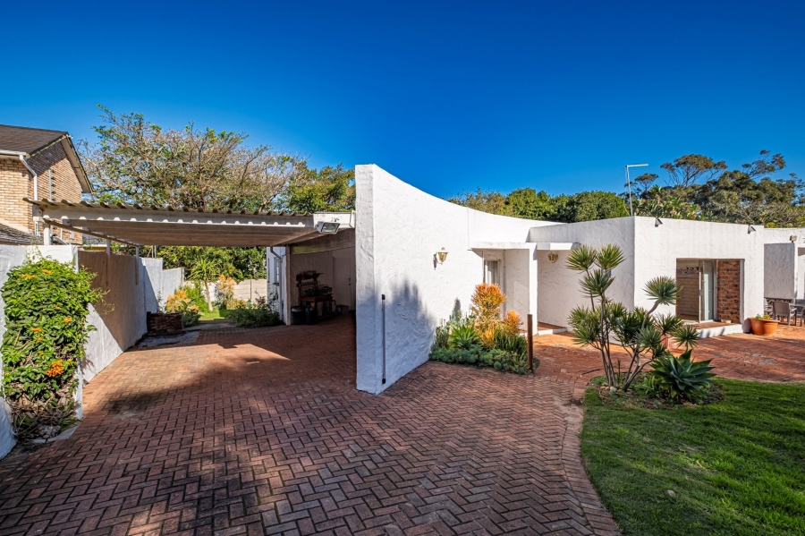 3 Bedroom Property for Sale in Summerstrand Eastern Cape